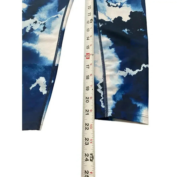 Sage Collective Blue Tie Dye Straight Leg Cropped Legging Size Medium - Picture 4 of 7